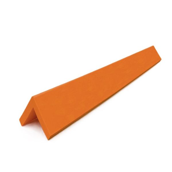 Rohový ochranný nárazník. Tvar L. Rozmery 1000 mm, 80x80 mm. Rohový ochranný nárazník. Tvar L. Rozmery 1000 mm, 80x80 mm.